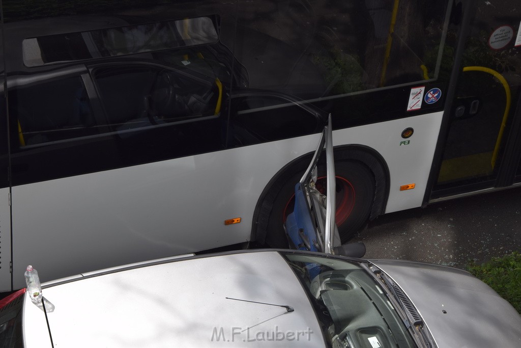 VU KVB Bus gegen PKW Tuer Koeln Kalk Buchforststr P18.JPG - Miklos Laubert